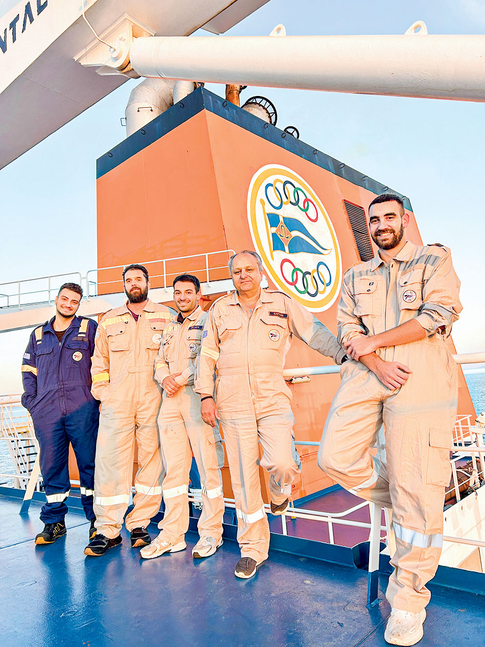 Στο Σουέζ με μια «Μαχήτρια» 274 μέτρων-5