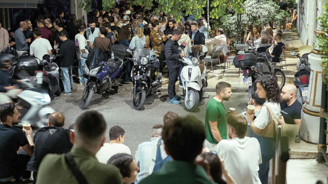 οταν-ο-δρόμος-γίνεται-μπαρ-563618875