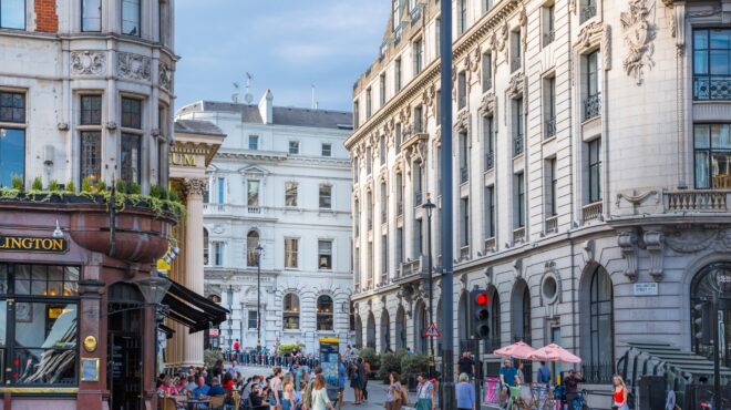 βρετανία-χαοτικό-το-άνοιγμα-της-ψαλίδ-563623480