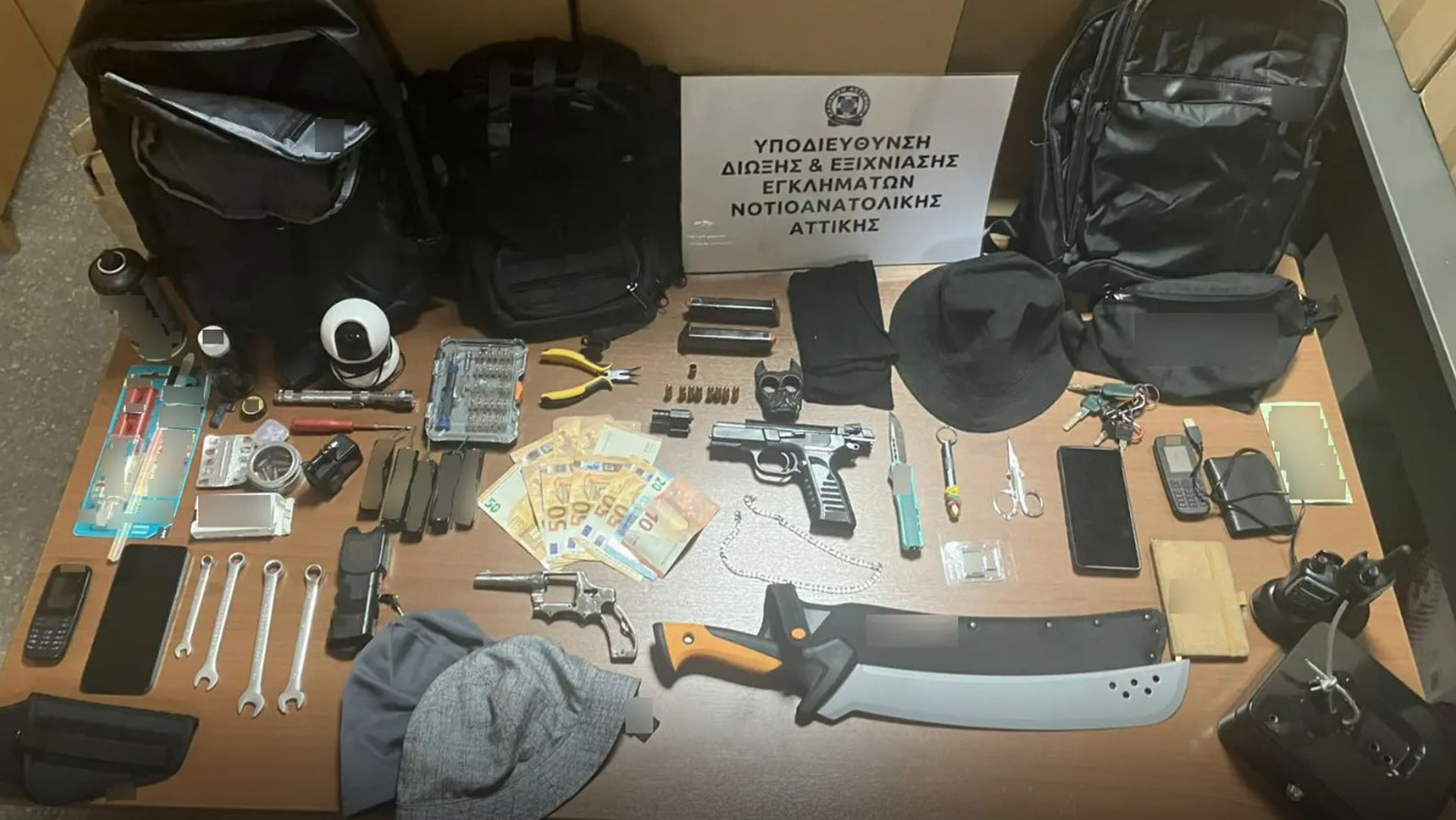 Συνελήφθη 26χρονος για κλοπές χρηματοκιβωτίων από εταιρεία στη Γλυφάδα-1