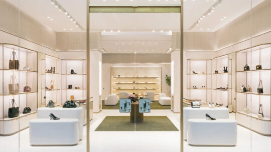 Ακριβά καταστήματα για τουρίστες ανοίγουν στην Αθήνα