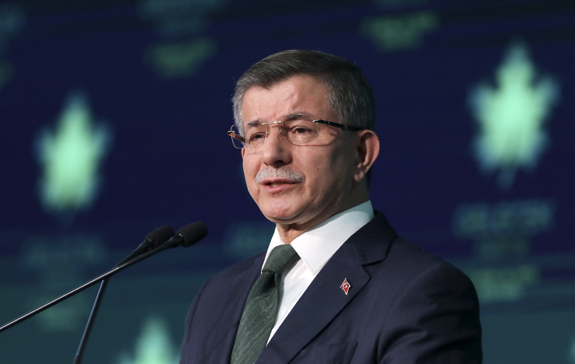 Αχμέτ Νταβούτογλου στην «Κ»: Είχαμε φτάσει πολύ κοντά σε λύση – πακέτο-1