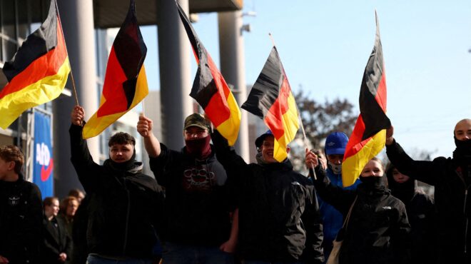 εξπρές-σε-πορεία-με-στροφές-563591974