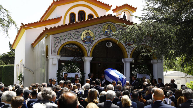 τελευταίο-αντίο-στον-πέτρο-μολυβιάτη-563598895