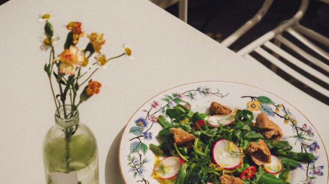 φασολάκια-και-αρακάς-ψητά-με-πρασινάδ-563598967