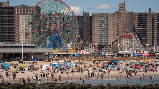 Οι τουρίστες γυρνούν την πλάτη στις ΗΠΑ