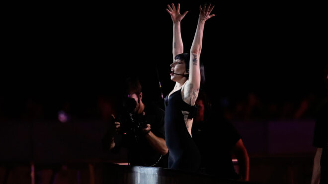 lady-gaga-εργαζόμουν-σε-τρία-ελληνικά-εστια-563613529