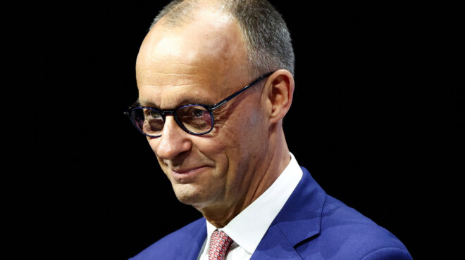 ο-μερτς-σε-κλοιό-τραμπ-και-ακροδεξιά-563596879