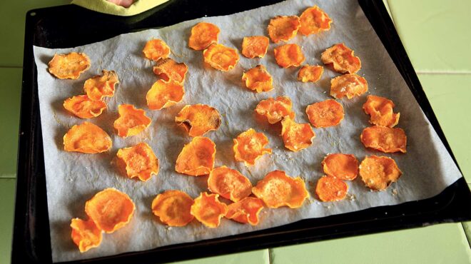 γλυκοπατατάκια-στον-φούρνο-βήμα-βήμα-563618194