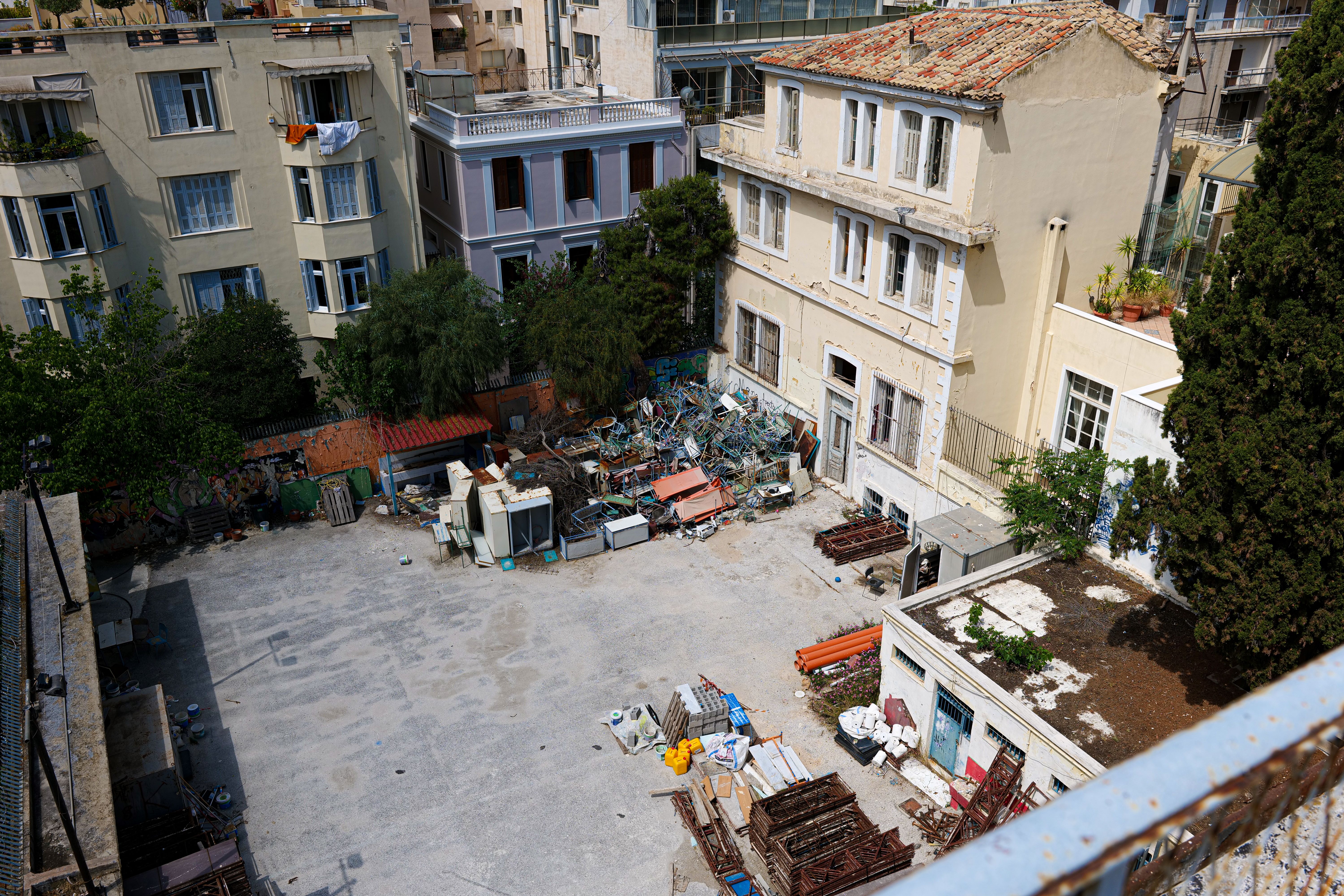 Το Καλλιτεχνικό Γυμνάσιο βρίσκει στέγη στο εμβληματικό διατηρητέο των Εξαρχείων – Φωτορεπορτάζ της «Κ»-1