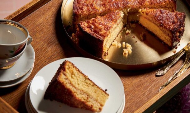 κέικ-με-τραγανή-επικάλυψη-από-ινδική-κ-563607304