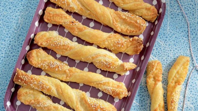 κριτσίνια-σφολιάτας-με-κεφαλογραβιέ-563611087