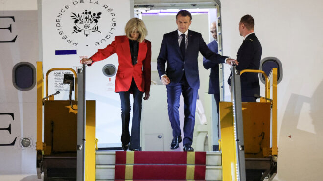 εμανουέλ-και-μπριζίτ-μακρόν-πανικός-563636056