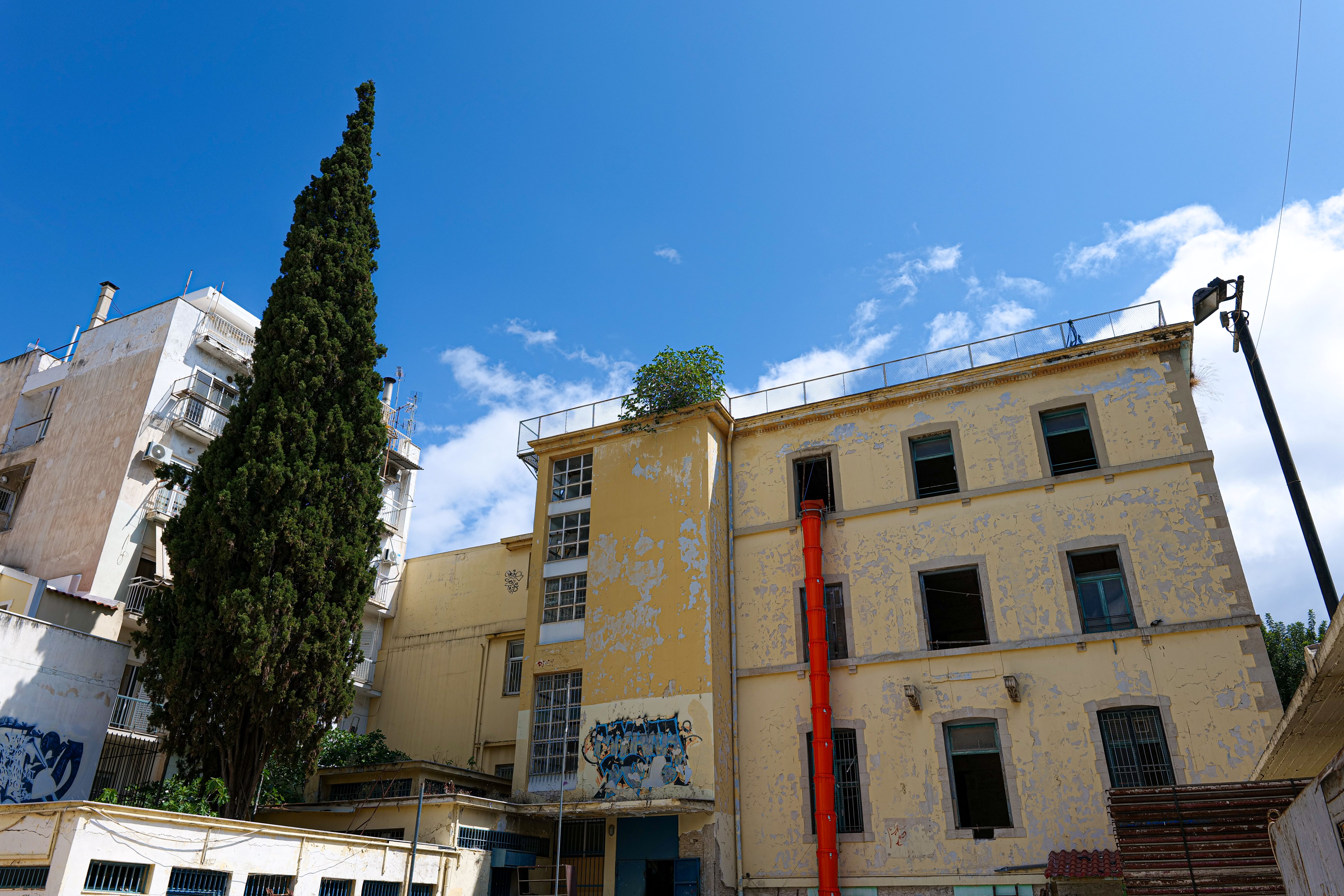 Το Καλλιτεχνικό Γυμνάσιο βρίσκει στέγη στο εμβληματικό διατηρητέο των Εξαρχείων – Φωτορεπορτάζ της «Κ»-18