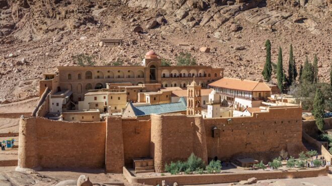 μονή-αγίας-αικατερίνης-σινά-κλείνει-κ-563638531