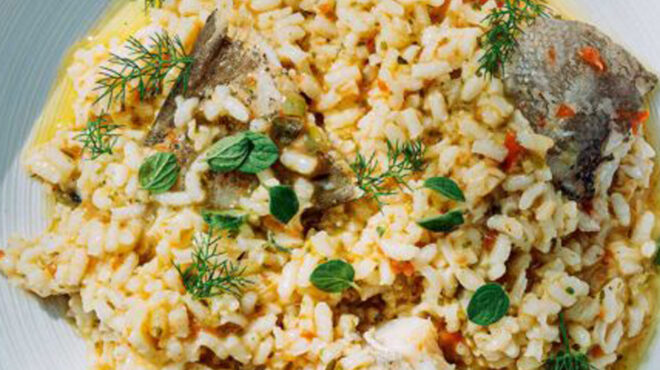μπακαλιάρος-ανακατωμένος-με-το-ρύζι-563620669