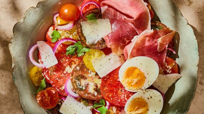 ντοματοσαλάτα-τουρλού-με-βινεγκρέτ-α-563603158