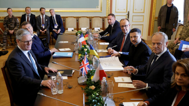 συμφωνία-ευρωπαίων-και-ουκρανίας-στο-563606470