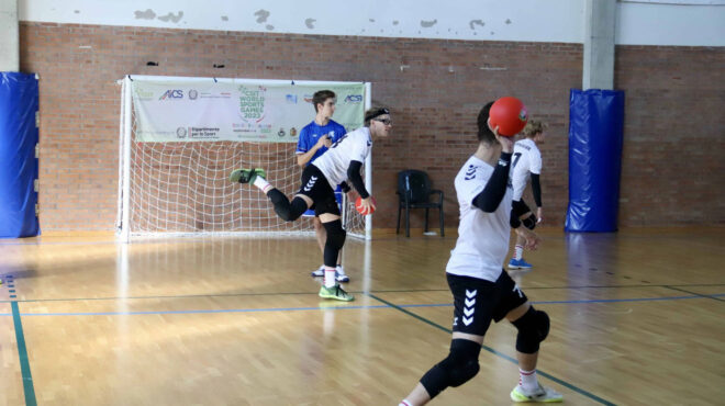 τα-παιχνίδια-των-παιδικών-μας-χρόνων-σ-563632789