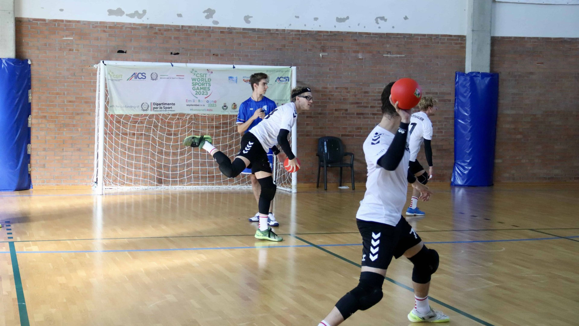 τα-παιχνίδια-των-παιδικών-μας-χρόνων-σ-563632789