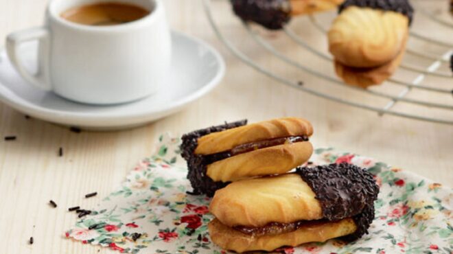 πτι-φουρ-με-κουβερτούρα-και-τρούφα-563619091