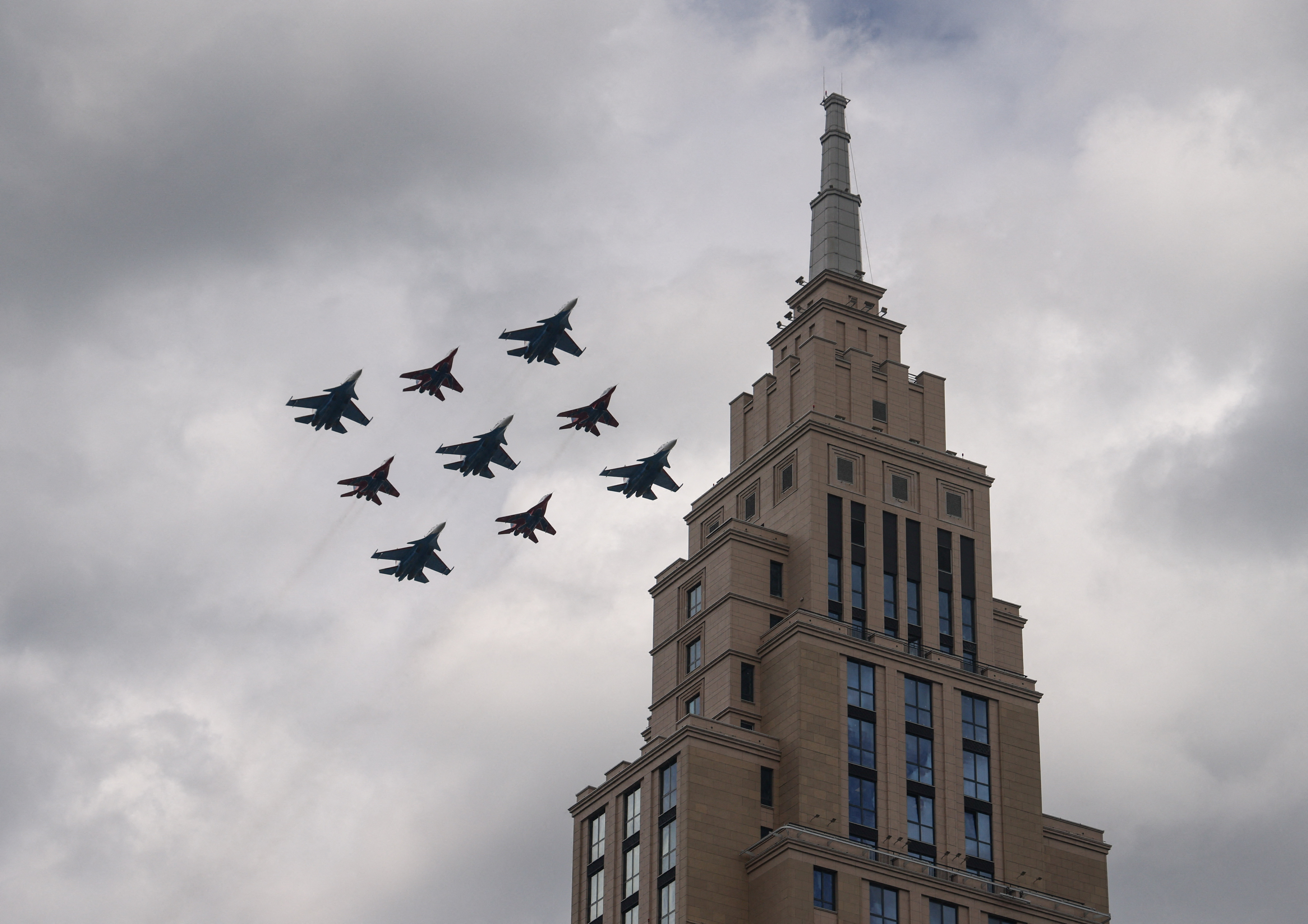 Σε ισχύ η τριήμερη κατάπαυση του πυρός του Πούτιν – «Νύχτα χωρίς πυραύλους και drones» στην Ουκρανία-2