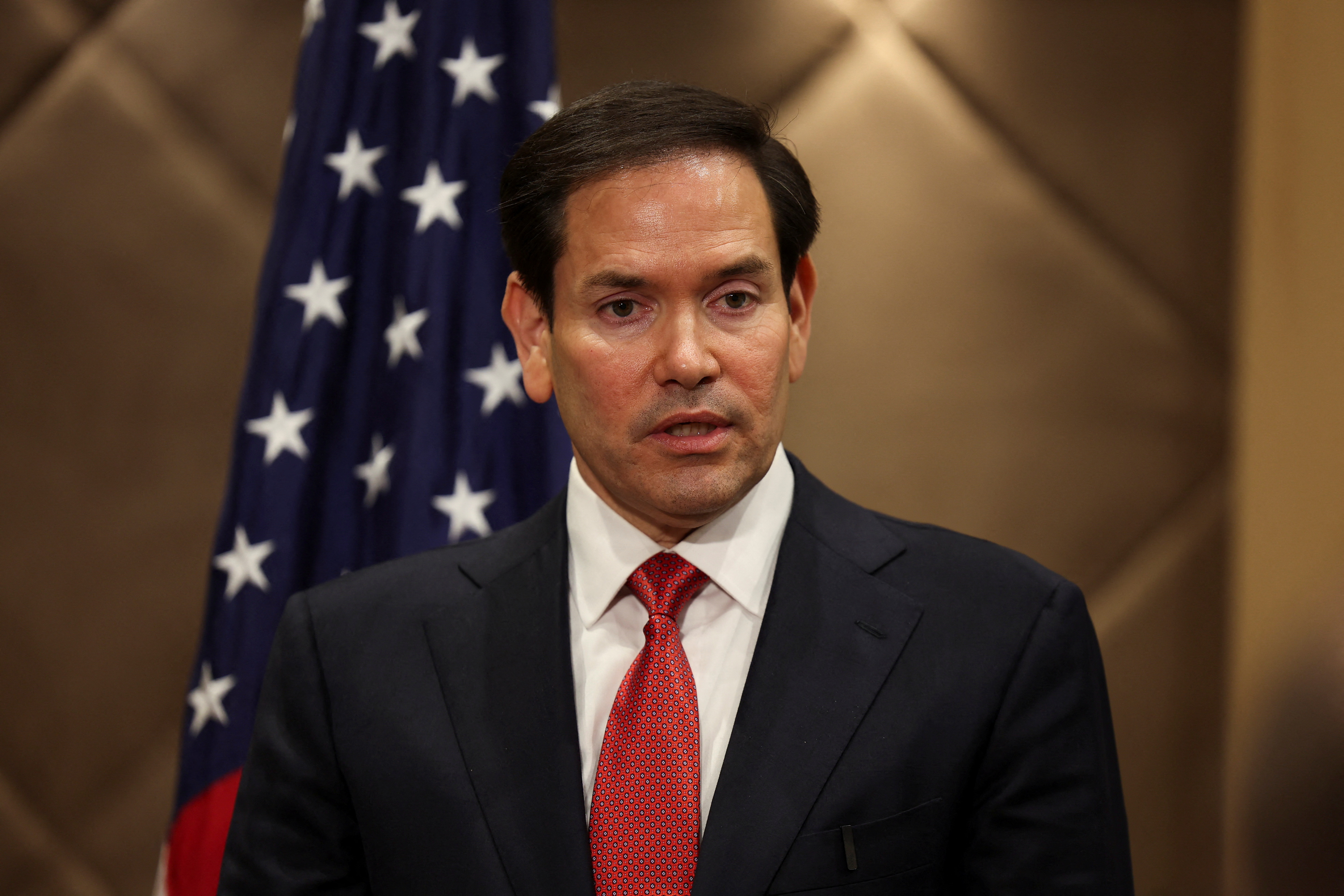 Ρωσία – Ουκρανία: Με τριμερείς και χαμηλές προσδοκίες οι συνομιλίες στην Κωνσταντινούπολη-1