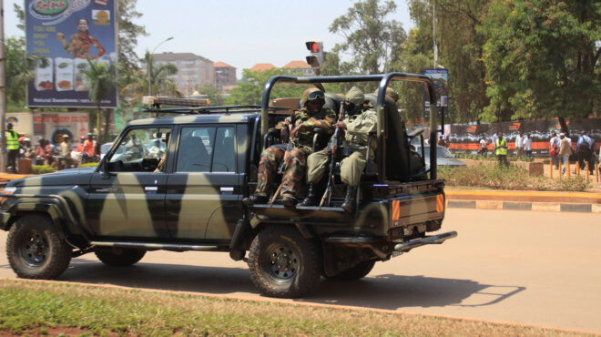 ουγκάντα-ο-αρχηγός-του-στρατού-λέει-πω-563591491