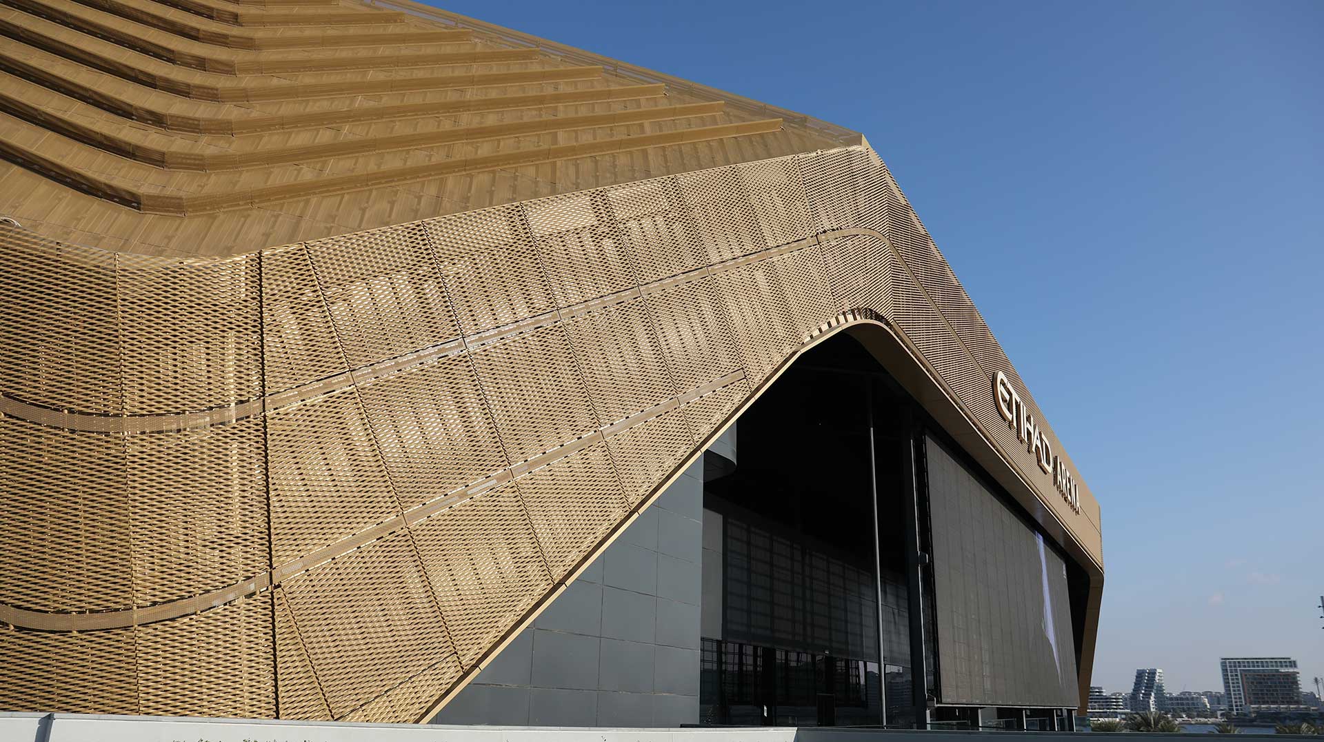 Αμπου Ντάμπι: Μπάσκετ, ουρανοξύστες και ρόλερ κόστερ-1