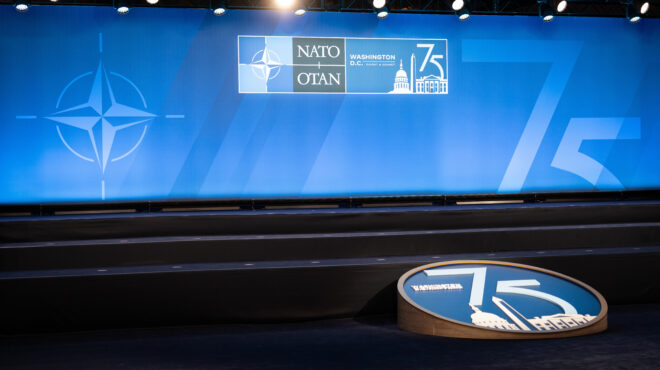 ο-τραμπ-κρατά-τη-διοίκηση-του-νατο-σε-αμ-563641474