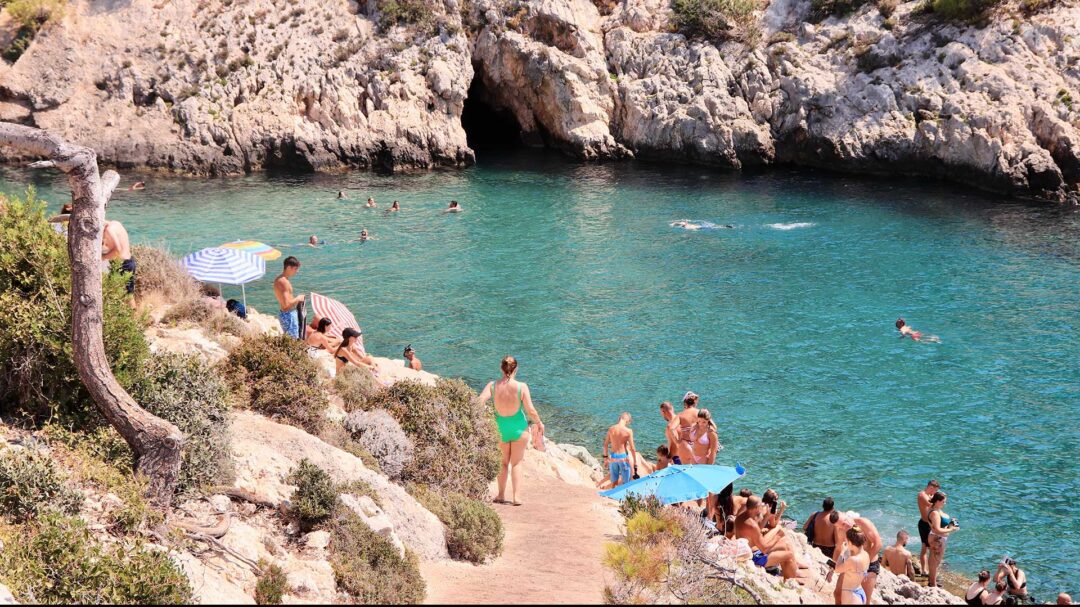 πόσους-τουρίστες-μπορεί-να-αντέξει-563622061