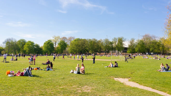 βρετανία-η-άνοιξη-του-2025-είναι-η-πιο-ηλι-563636989