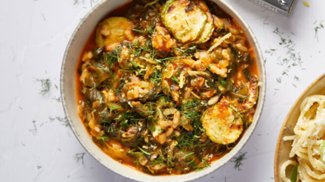 σπανακόρυζο-με-κολοκυθάκια-563613520