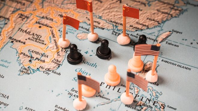 σύννεφα-υπερδυνάμεων-πάνω-από-την-τ-563592508