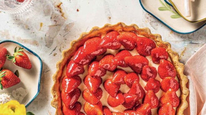 τάρτα-με-φράουλες-και-κρέμα-κλασική-κα-563596834