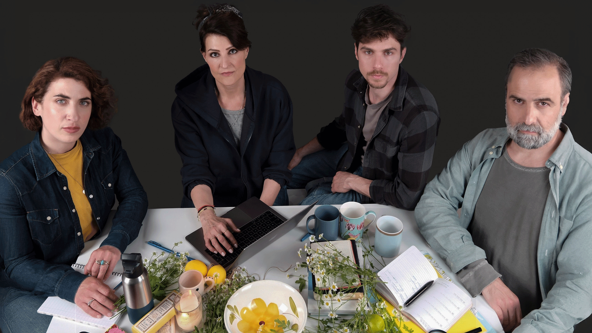 είδαμε-την-παράσταση-της-νία-βαρντάλο-563622190