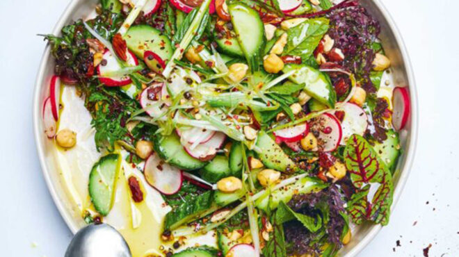 τραγανή-αγγουροσαλάτα-με-ραπανάκια-κ-563633863