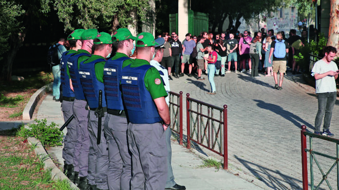 με-σύστημα-γηπέδων-η-είσοδος-στις-σχολ-563606176