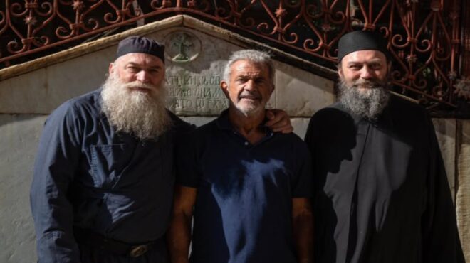 μελ-γκίμπσον-στο-αγιο-ορος-ο-χολιγουντ-563688418