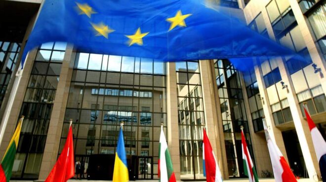 μια-εικόνα-σύγκλισης-από-το-μέλλον-563657872