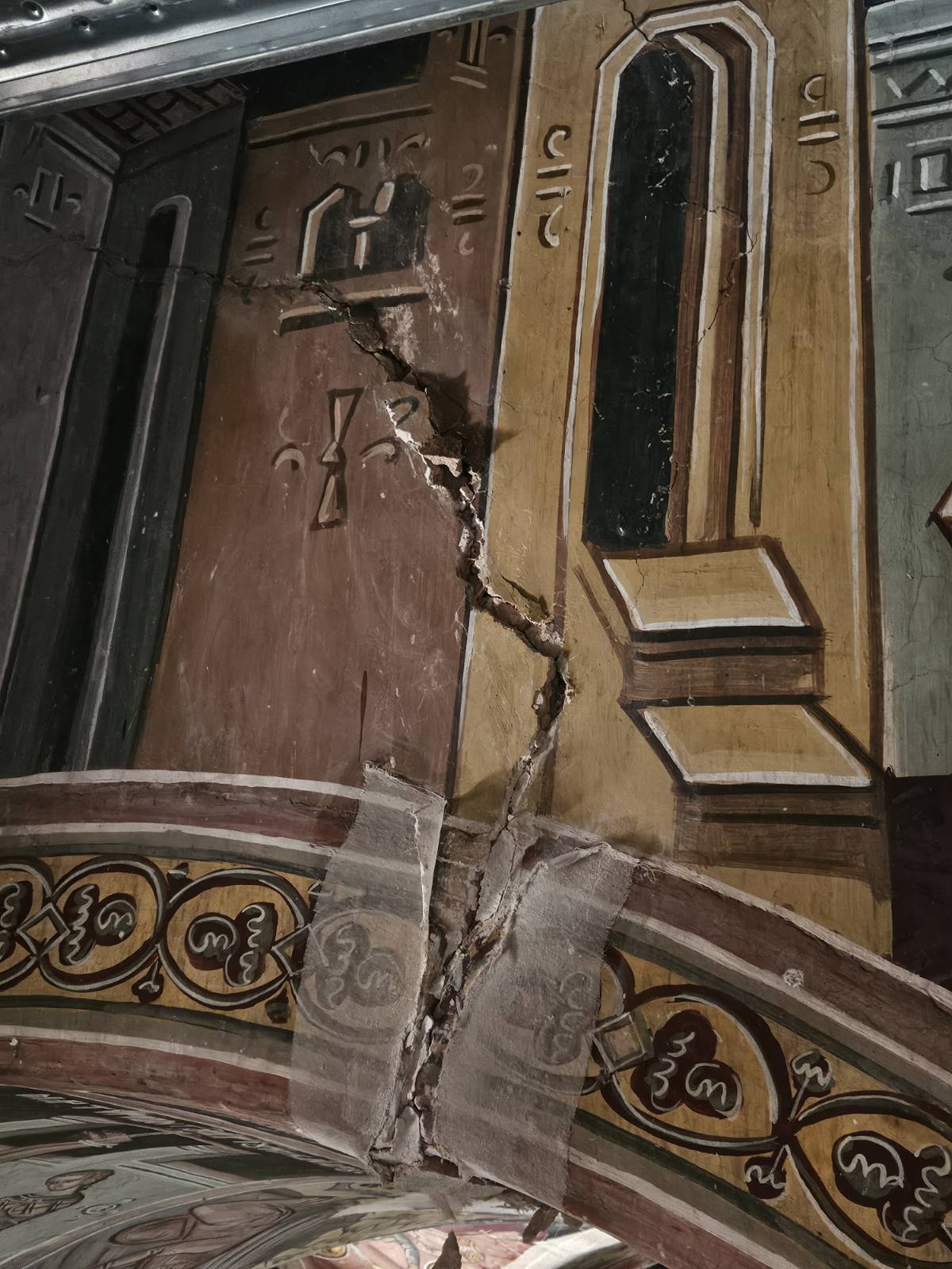 Σεισμός στο Αγιο Ορος: Η ανακοίνωση του ΥΠΠΟ για την καταγραφή των ζημιών-5