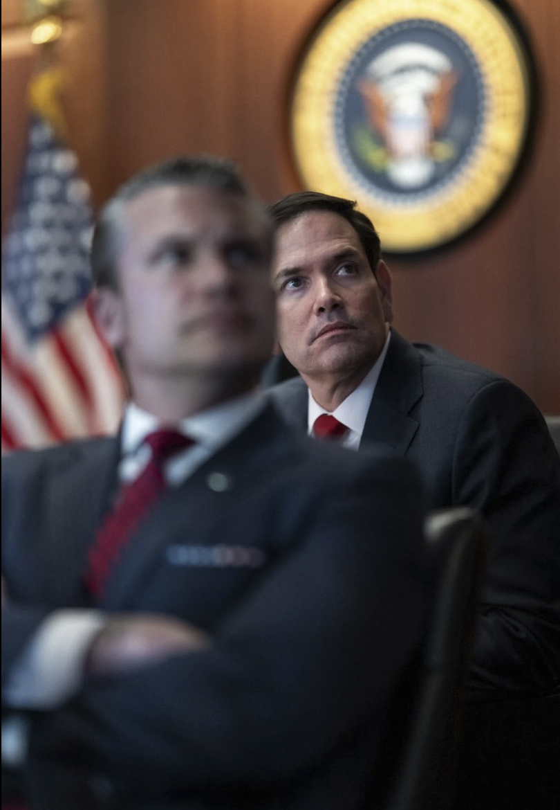 Επίθεση στο Ιράν: Το «σφυρί του μεσονυκτίου» και οι αντιφάσεις Τραμπ-2