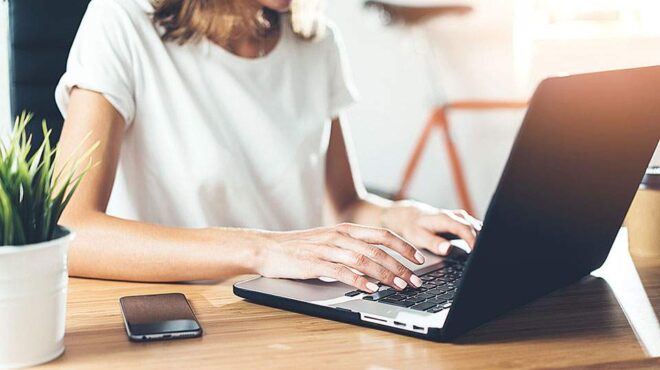 πώς-οι-εργαζόμενοι-βυθίζονται-στην-563688259