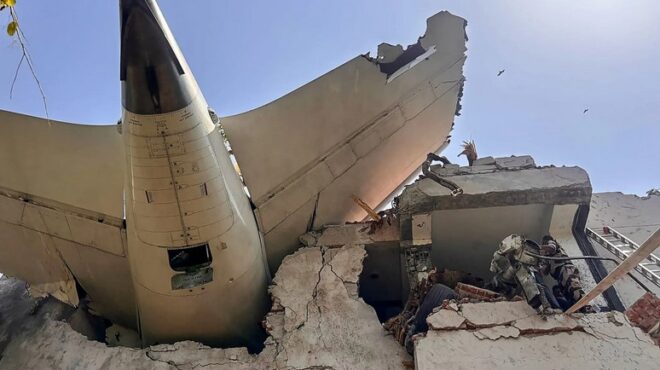 ινδία-αεροσκάφος-της-air-india-με-242-επιβαίνοντ-563659954