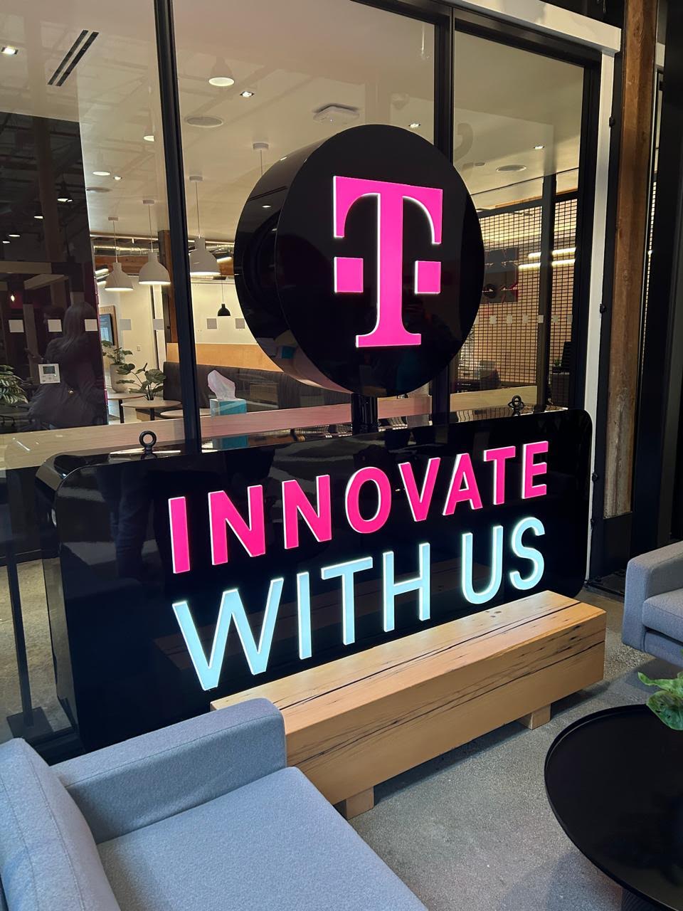 Η «Κ» στο αρχηγείο της T-Mobile US: Η «ναυαρχίδα» του Ομίλου Telekom έχει ελληνικές ρίζες-3