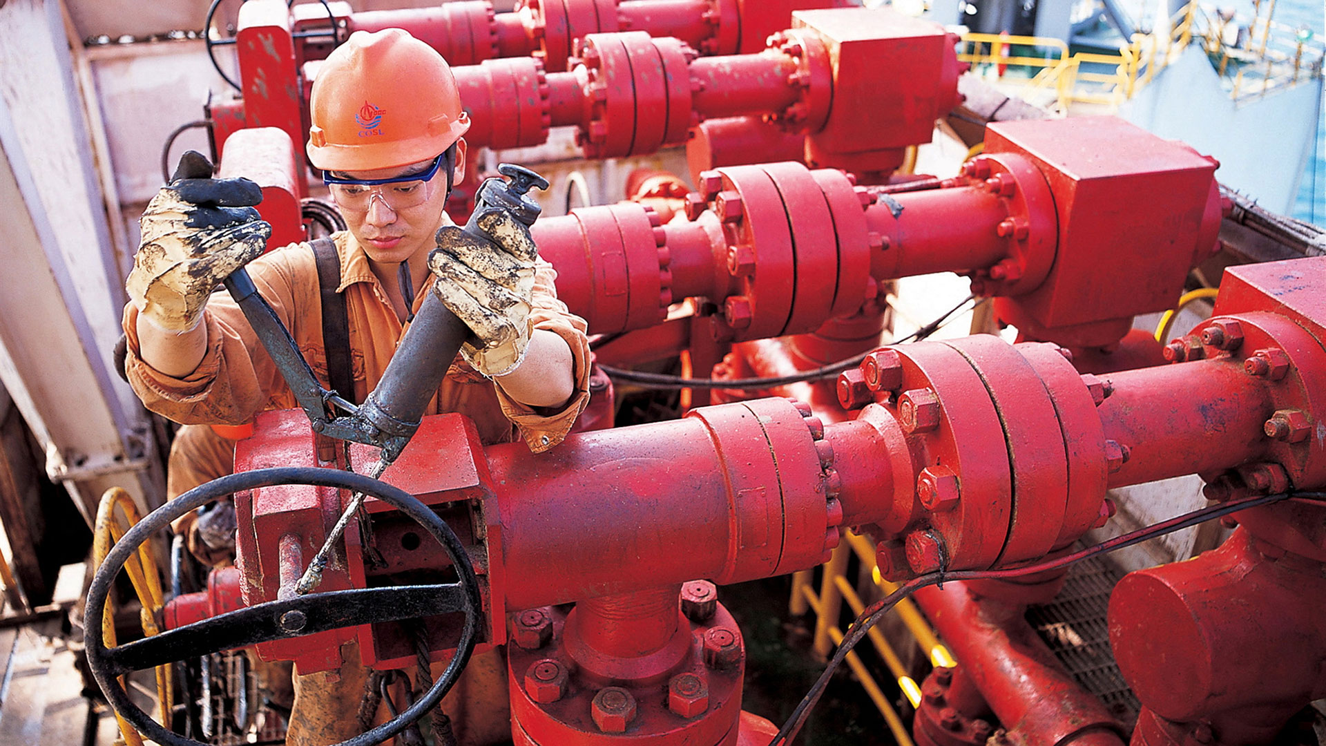 Αλμα στις τιμές πετρελαίου, αν κλείσουν τα Στενά του Ορμούζ-1