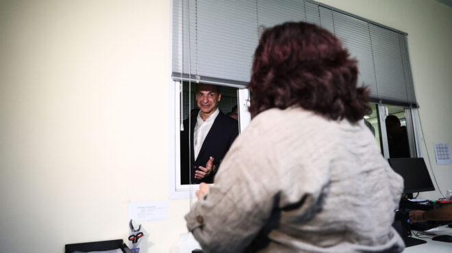 ενα-πολιτικό-ανεμολόγιο-για-το-καλοκα-563654119