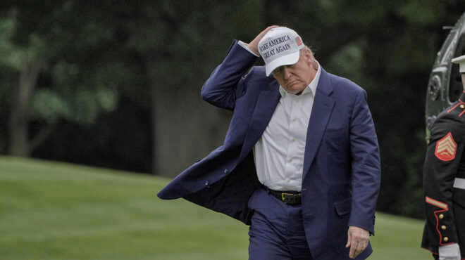 ο-τραμπ-ζητά-να-συγκρατηθούν-οι-τιμές-τ-563677462