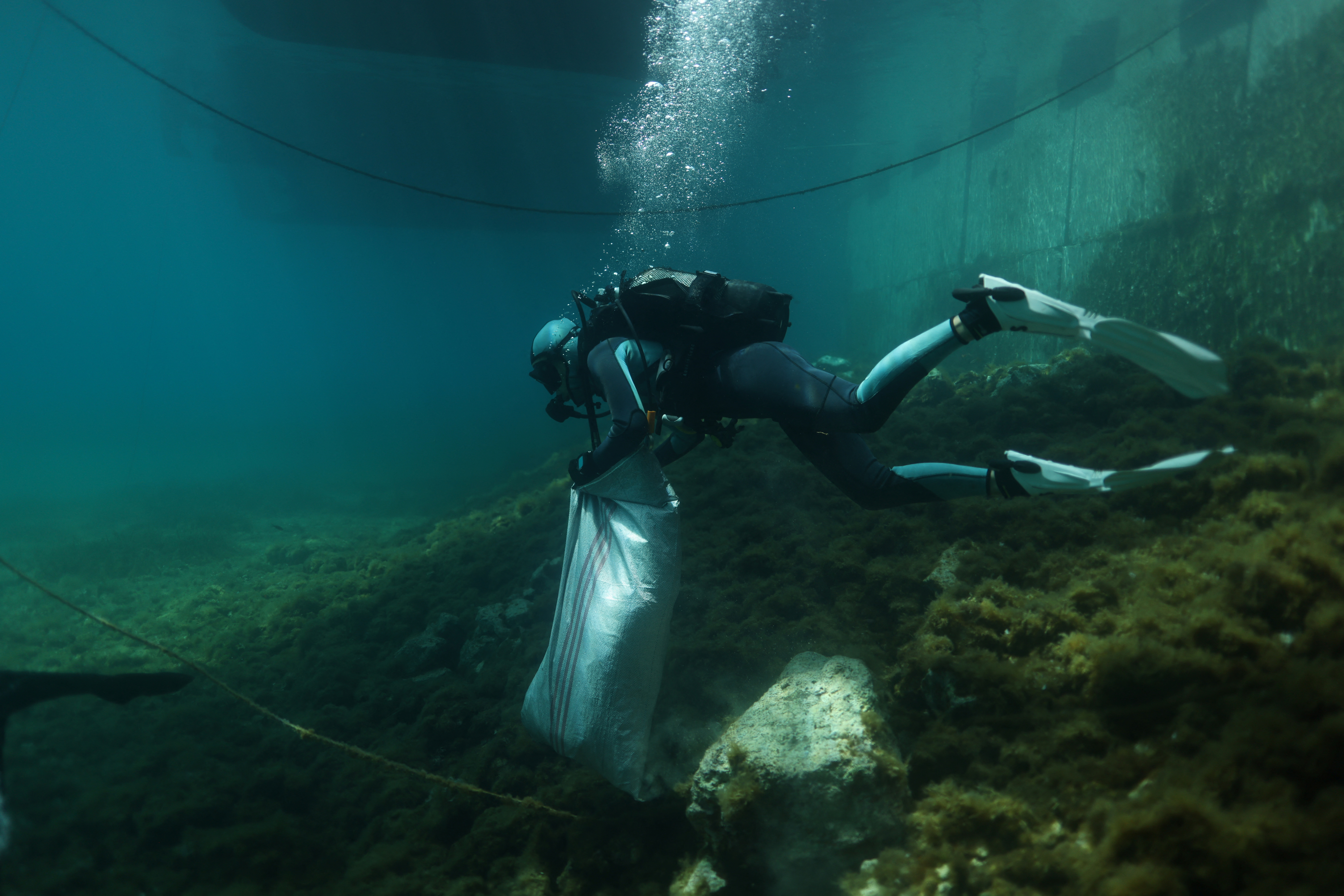 «Τα βγάλατε όλα αυτά από τη θάλασσα της Αλοννήσου;»-2