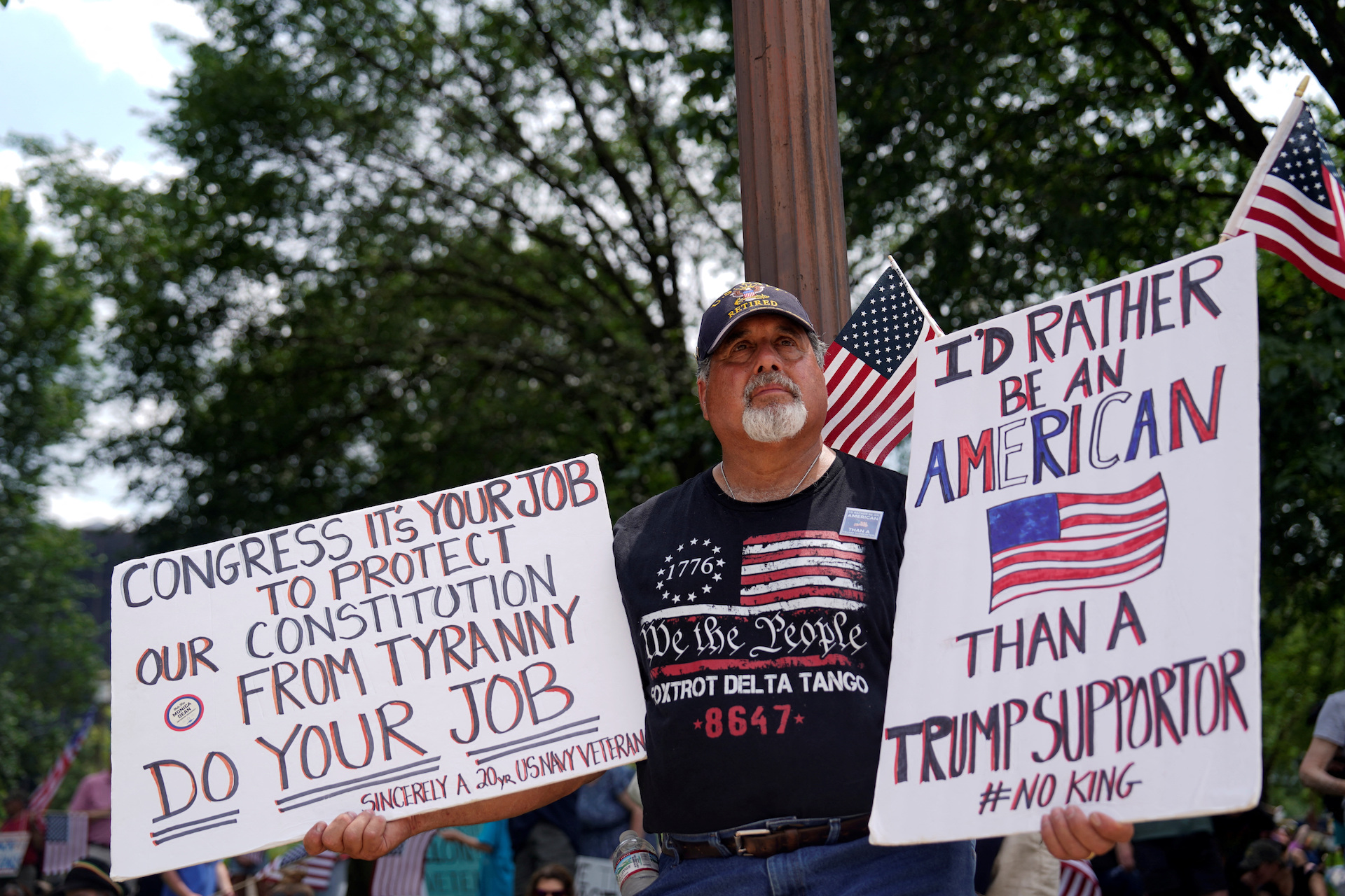 Βετεράνοι κατά Τραμπ για την ανάπτυξη στρατιωτών στο Λος Αντζελες-2